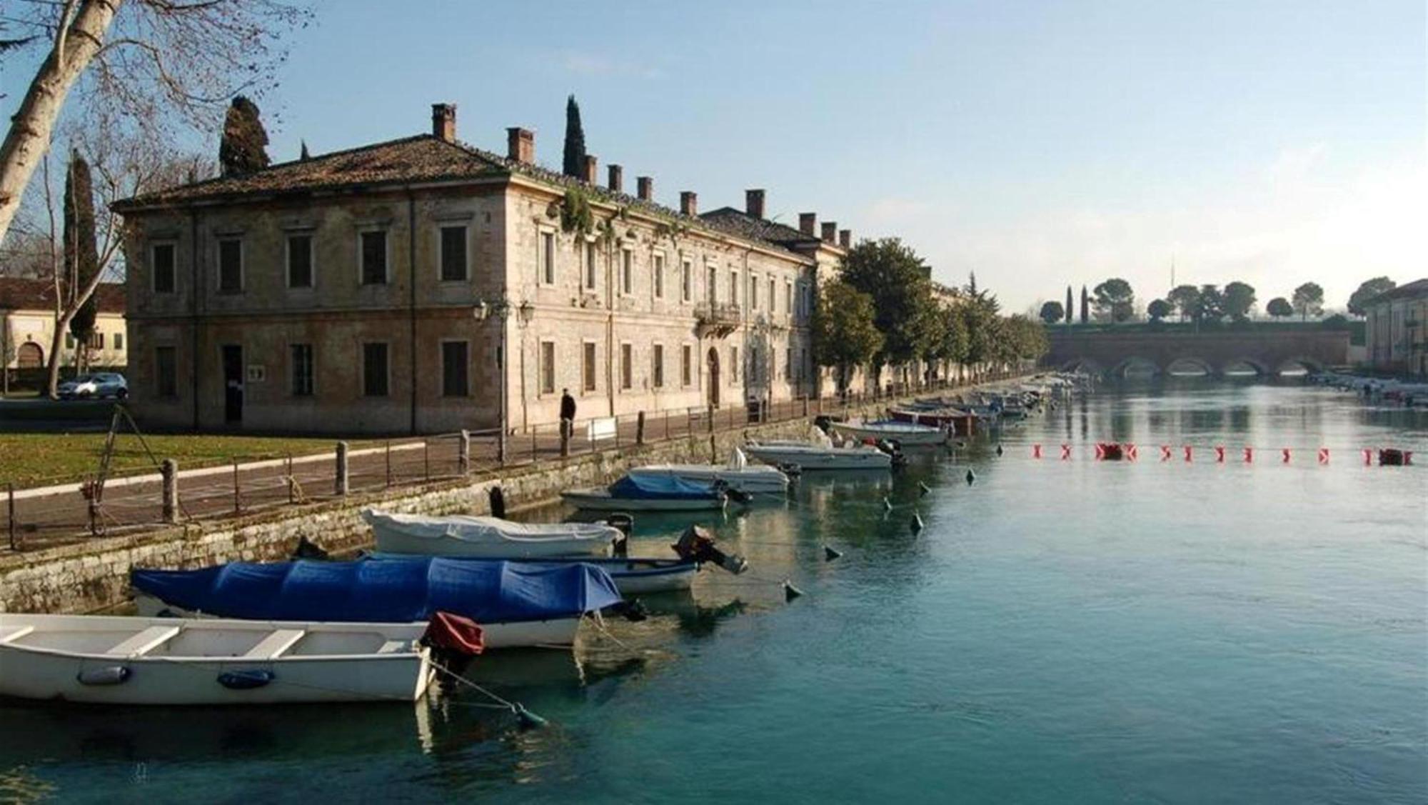 Appartamento Peschiera Peschiera del Garda Luaran gambar