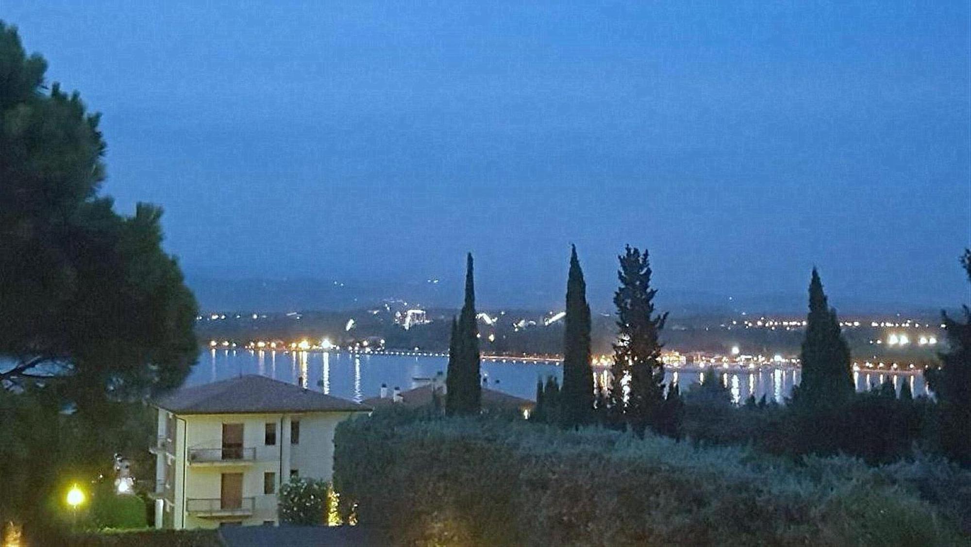 Appartamento Peschiera Peschiera del Garda Luaran gambar